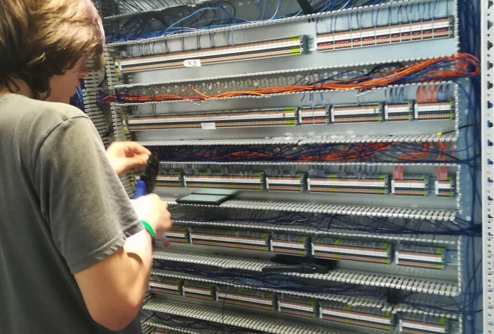 Control cabinet assembly and wiring